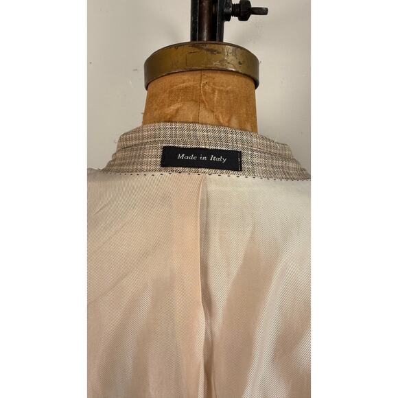 Tiglio Luxe Wool Silk Blazer | Beige Plaid Sport Coat for Men | Italian Tailored - Picture 3 of 10